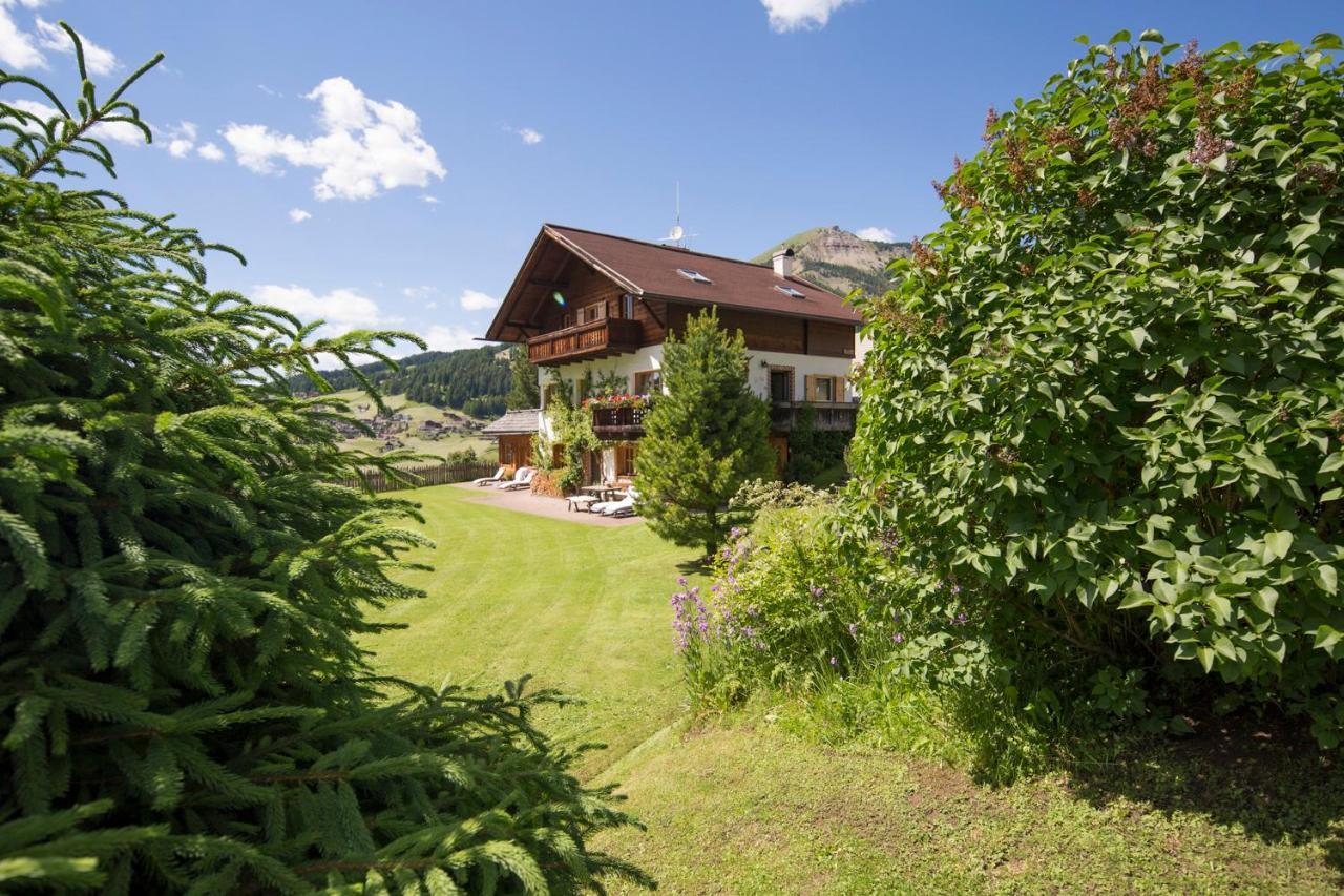 Villa Al Bosco Selva di Val Gardena Exteriör bild